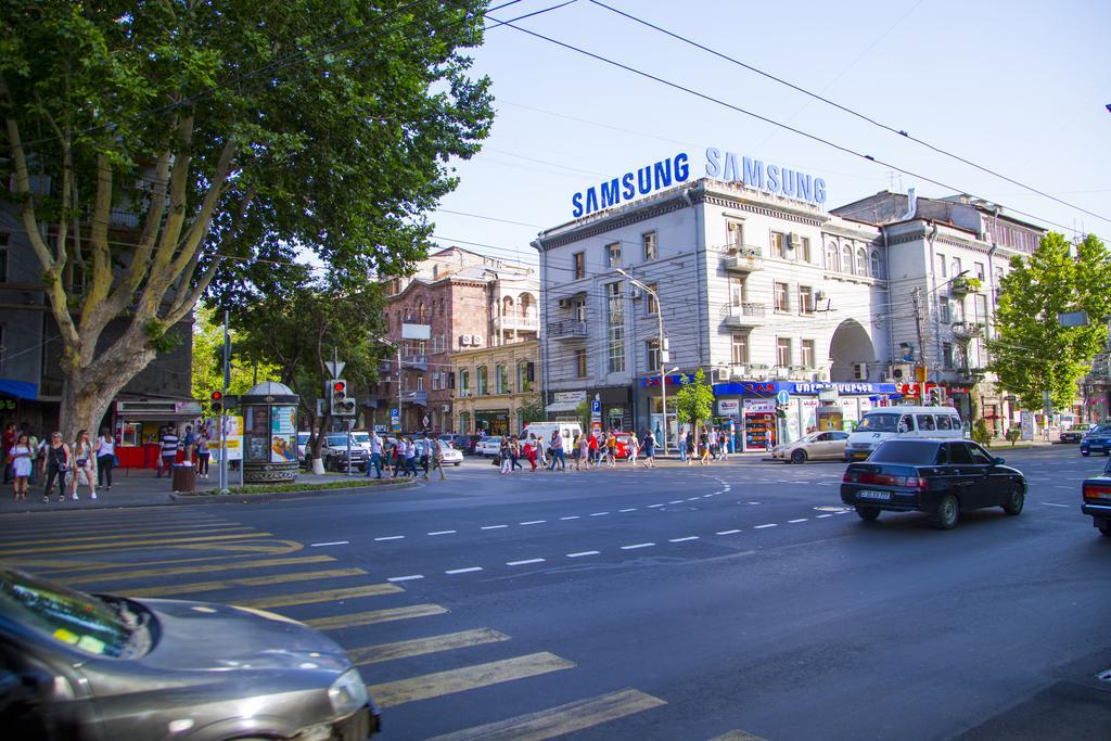 City Centre Apartments By Picnic Yerevan Exterior photo